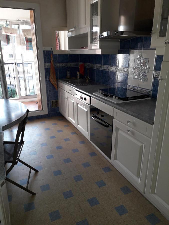 Chambre B2 Dans Un Appartement En Colocation Marseille Exterior photo